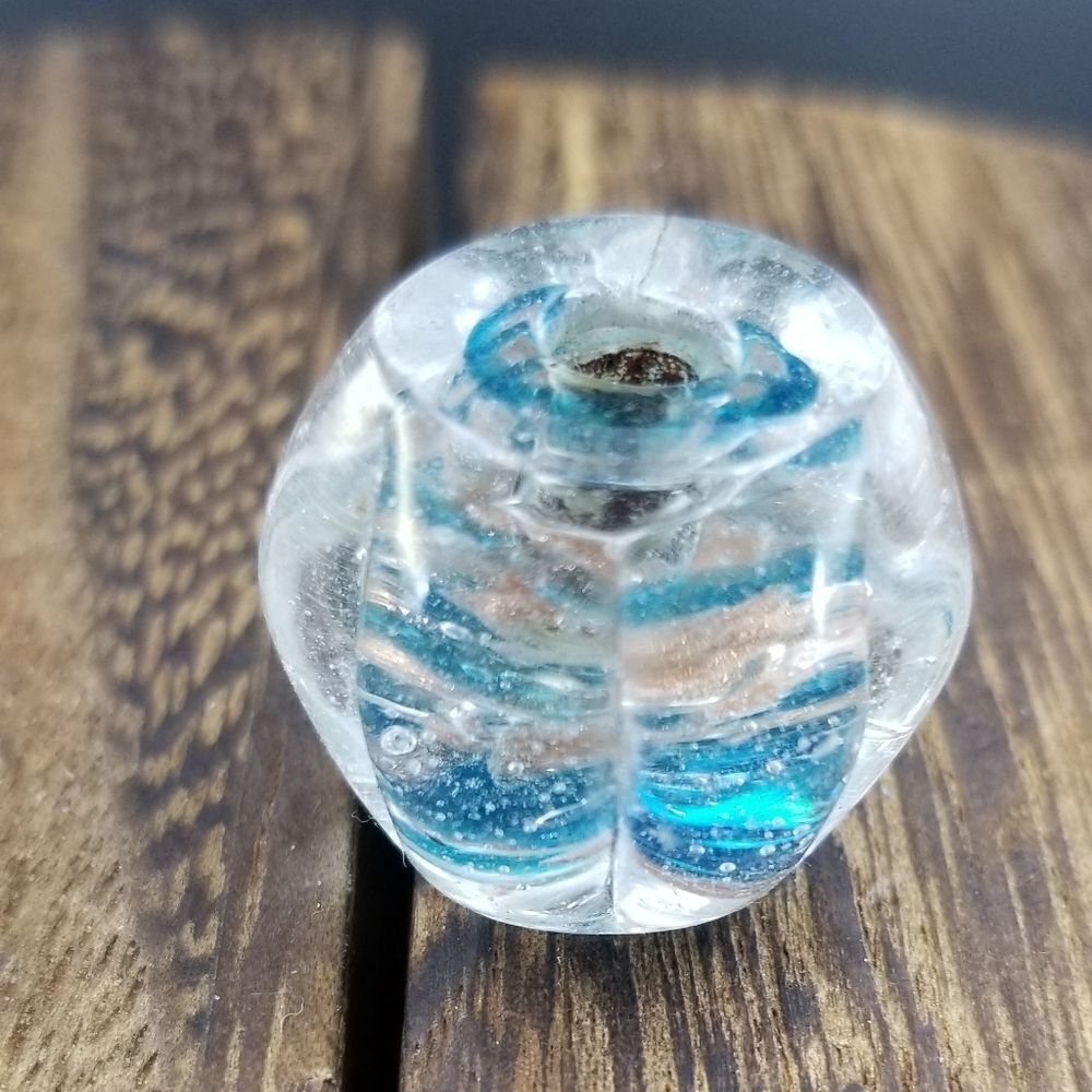 Aquatic glass bead charm P164
